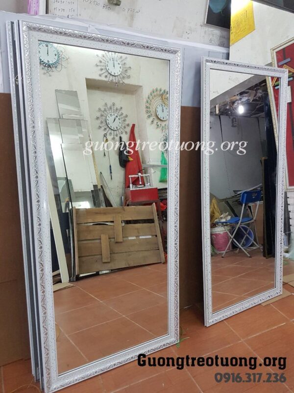 gương soi treo tường có khung gỗ nhựa treo phòng khách